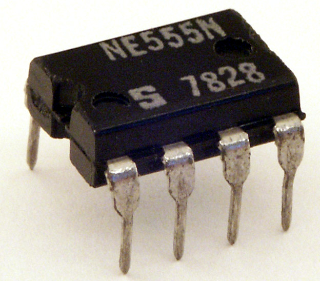 了解555定时器IC