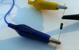 高频旁路电容一般比较小